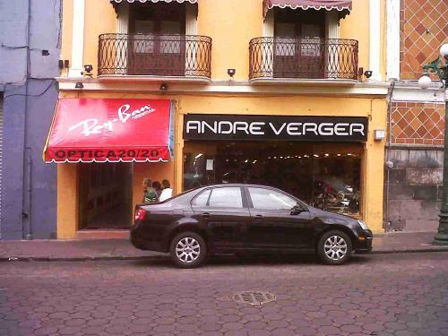 Venta de Casa con Locales Comerciales - 3 Poniente 137, Centro, Puebla, Pue. CP 72000