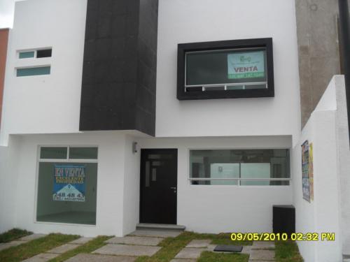 PRECIOSA CASA EN MILENIO III