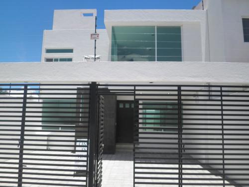 CASA MUY BONITA EN MILENIO III