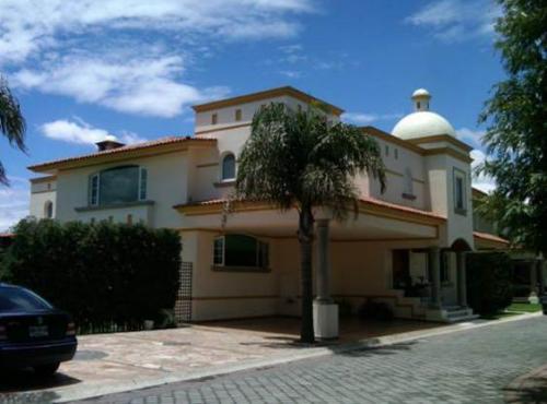 PRECIOSA RESIDENCIA EN METEPEC