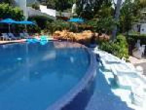 CASA DE 8 RECÁMARAS EB LAS BRISAS