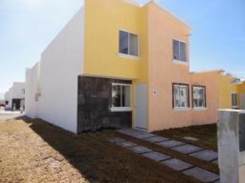 TU CASA MEDIO RESIDENCIAL POR TAN SOLO, $ 493,000.00