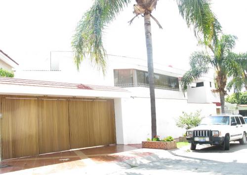 Residencia de lujo en Bugambilias, con excelente ubicacion