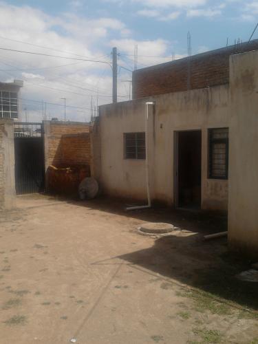 Propiedad con 4 departamentos para renta en Santa Paula