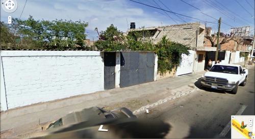 OPORTUNIDAD-AMPLIA CASA SOBRE AVENIDA-BIEN UBICADA