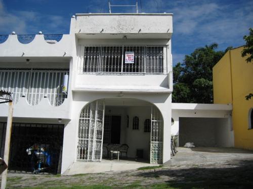 *HERMOSA Y BONITA CASA EN CONDOMINIO* 48 M2 $1,250,000 MN. *PLAYA BRUJA* A PIE DEL *LAGO DE TEQUES*