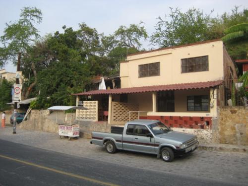 SUPER URGE!!! VENDO CASA 804 M2 $900,000 MN. COL. CENTRO TEQUESQUITENGO MORELOS. LLAME YA!!!