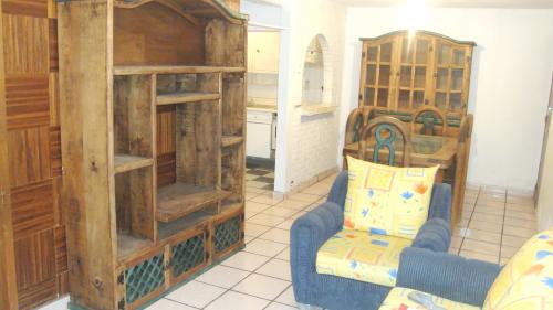 OFERTA RECIEN CASADOS DPTO AMUEBLADO EN PLANATA BAJA CON JARDIN 