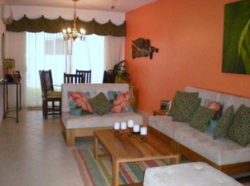 Playa del Carmen-Renta de Preciosa Villa de 3 recamaras