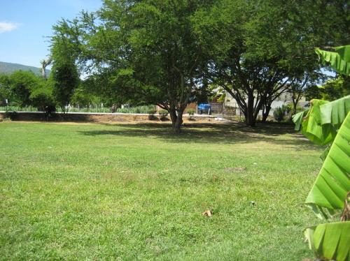 EXCELENTE OPORTUNIDAD AMIGOS :) INVERSIONISTAS,DESARROLLADORES... VENDO TERRENO C/ESCRITURAS PÚBLICAS. M=2760 M2. $850,000 MN. NEGOCIABLE. COL. CELERI