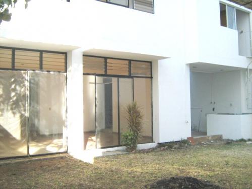 CASOTA A UNOS PASOS DE PLAZA LAS AMERICAS