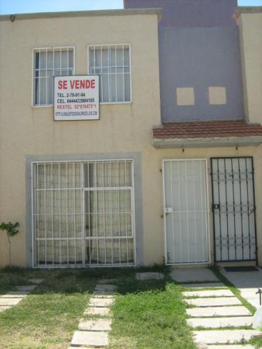 APROVECHE SU CRÉDITO, PRIVADO CON JARDÍN MUY, MUY AMPLIO