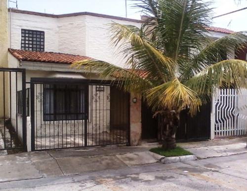 CASA EN VENTA / JARDINES DE LA CRUZ / GUADALAJARA (Zona Metropolitana de Guadalajara, Jalisco)