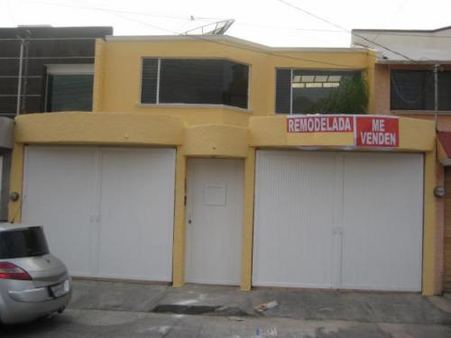 VENDO CASA REMODELADA EN RESIDENCIAL TEJEDA