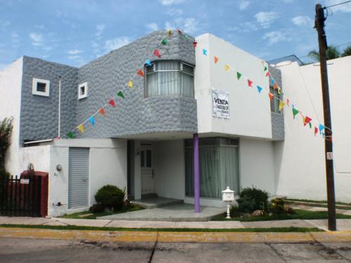CASA EN VENTA / PASEOS UNIVERSIDAD / ZAPOPAN (Zona Metropolitana de Guadalajara, Jalisco)
