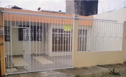 BONICA CASA EN EL FRACC. ISLAS DEL MUNDO EN VILLAHERMOSA, TABASCO