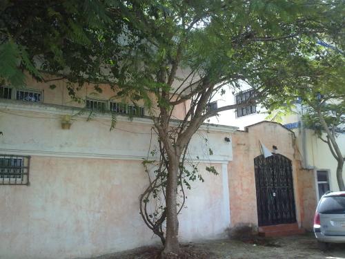 Cancun Residencial Colegios 3 casas con 27 habitaciones. Inversión para rentar.