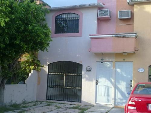 Cancun: casa céntrica, dos plantas y dos recámaras