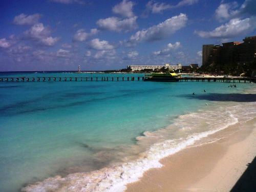 Punta Cancun Condo con Muebles En Venta