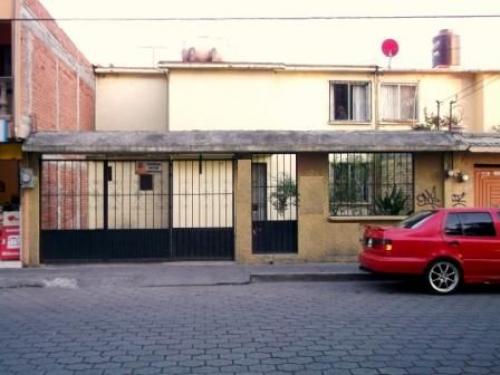 URGE!!! CASA EN CALLE MUY COMERCIAL