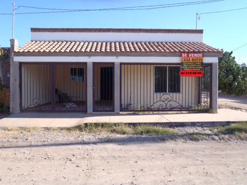 NUEVECITA de ladrillo acabados de lujo 2 rec 2 WC enrejada esquina y blvd APROVECHA