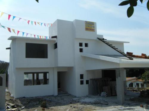 EN VENTA CASA NUEVA Y GRANDE