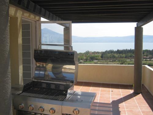 CASITA EN SENDEROS DEL LAGO