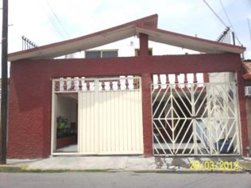 COACALCO VILLA DE LAS FLORES RENTO CASA 4 REC. Y ESTUDIO