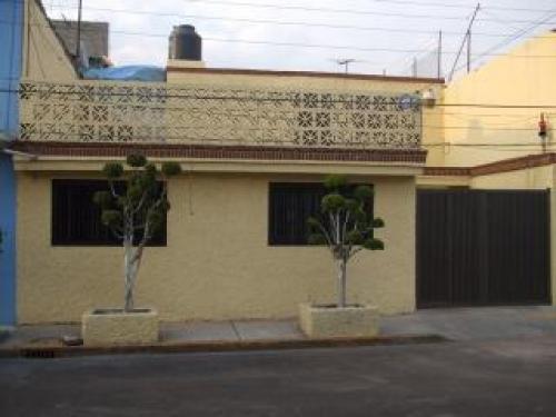 SE VENDE CASA COL. AGRICOLA ORIENTAL CERCA JAVIER ROJO GOMEZ