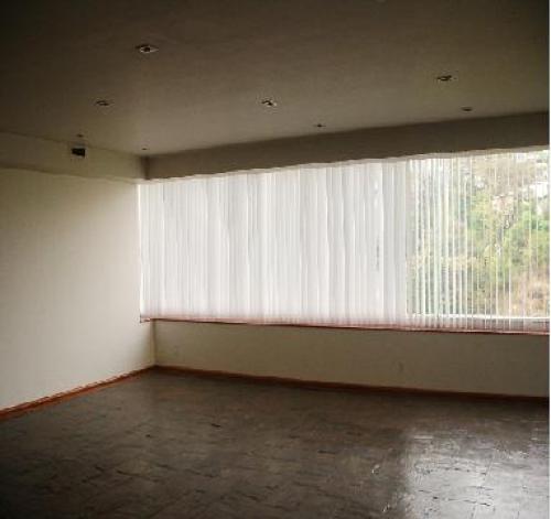 Depto. con buenos acabados muy amplio