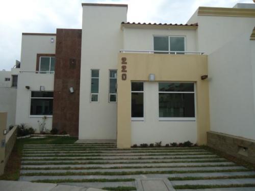 Casa en venta fraccionamiento Los Arcos Irapuato Gto.
