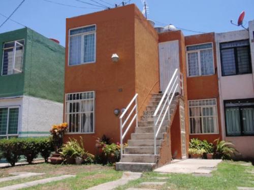 JARDINES DEL VALLE CASA