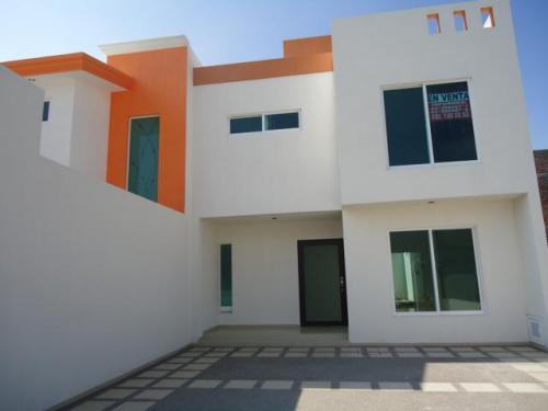 Se vende casa en Irapuato Gto.  El cortijo II