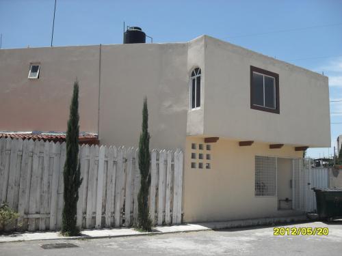 BONITA CASA EN VILLAS DEL PEDREGAL