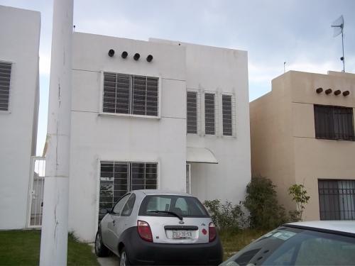 CASA  EN FRACCIONAMIENTO  VALLE REAL 