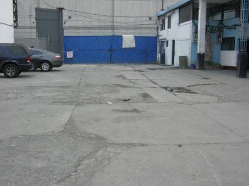 terreno/patio en renta 3000 m2 400 m2 de oficinas frente a mundo e a 2 cuadras periferico