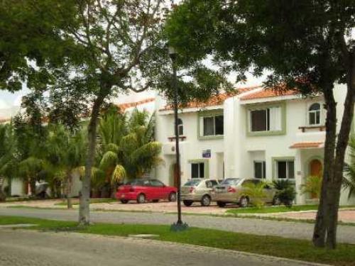HERMOSA CASA EN RENTA EN PLAYACAR 