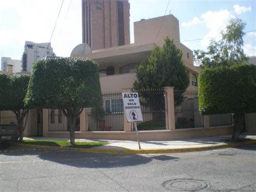 EN VENTA CASA EN COUNTRY CLUB