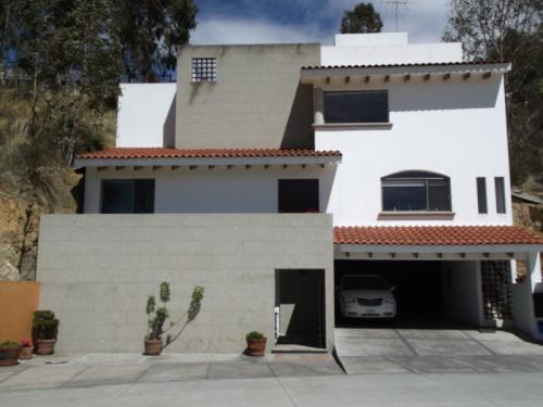 BOSQUE REAL. RESIDENCIA ESTILO MEXICANO MODERNO