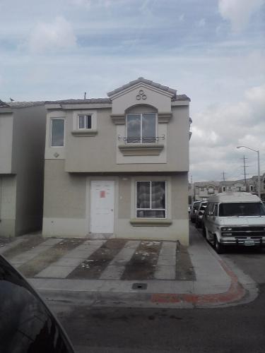 QUINTA MONTE CARLO 3 RECAMARAS EN REMATE RENOVADA APLICA INFONAVIT  