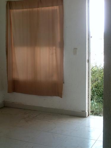 CASA VENTA: PASEO DE ACOSAC . FRACC. PALMA REAL.