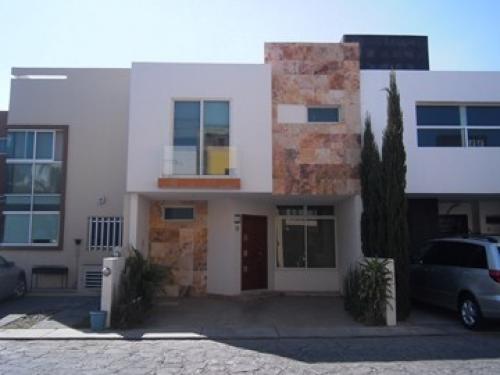 HERMOSA CASA EN COTO, ESTILO MINIMALISTA