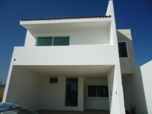 Casa nueva en venta en Irapuato Gto. (Fracc. Trento)