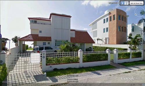 Cancun, casa con frente de mar en Punta Sam