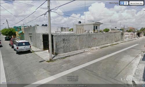 Cancun Local Céntrico con oficinas y garages.