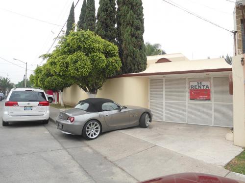 CASA EN RENTA MOCTEZUMA PONIENTE