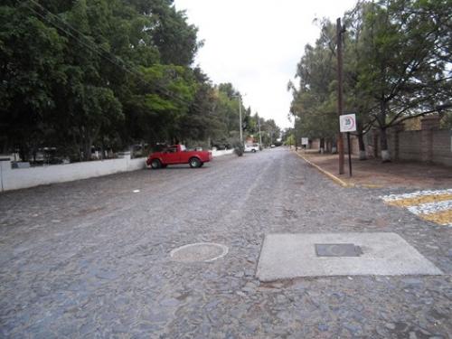 TERRENO EN FRACC. PRIVADO, ESTILO CAMPESTRE