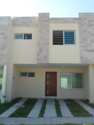 CASA EN VENTA FRACC. BOSQUES DE SAN GONZALO