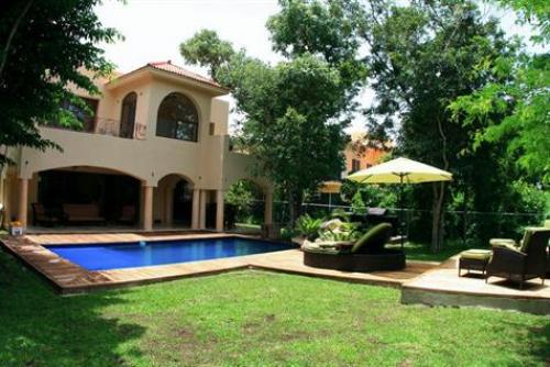 Excepcional y Exclusiva Villa en Venta en Playacar II