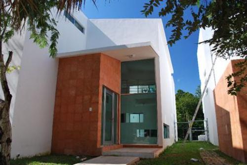 CASA ESTILO MODERNO EN VENTA ZONA PLAYACAR